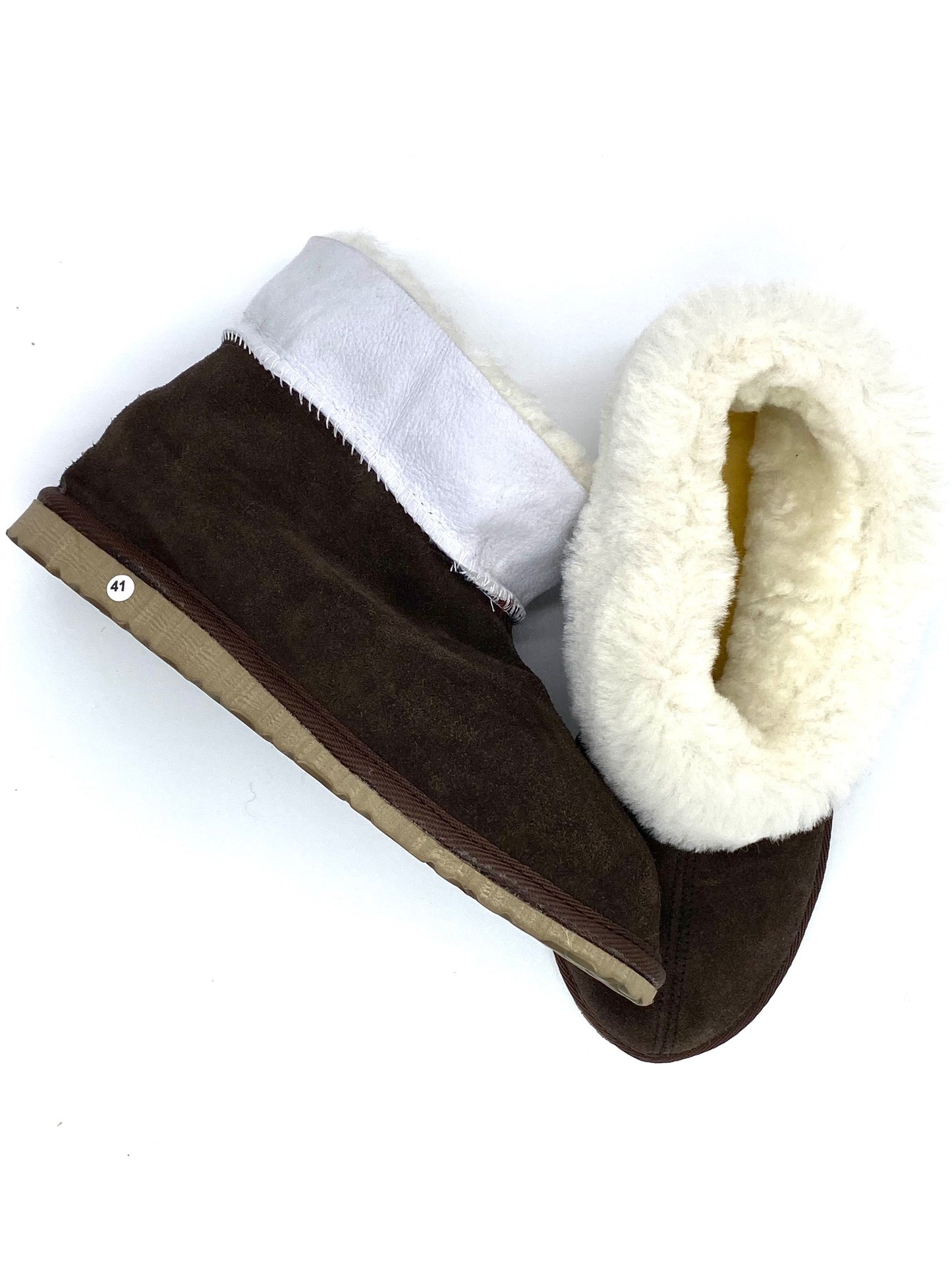 Schaffell-Hausschuh mit fester Sohle