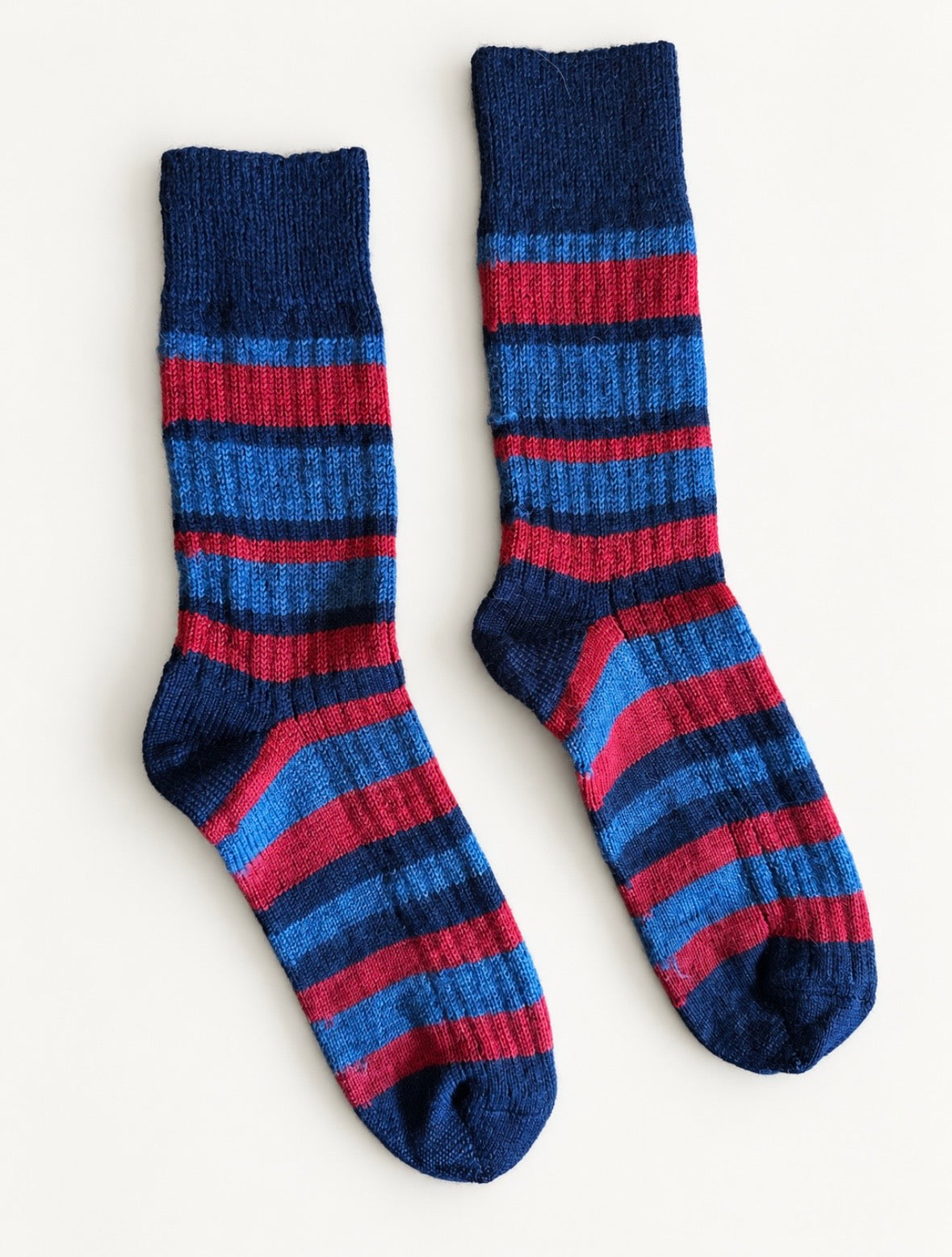 Wollsocken Streifen rot-blau