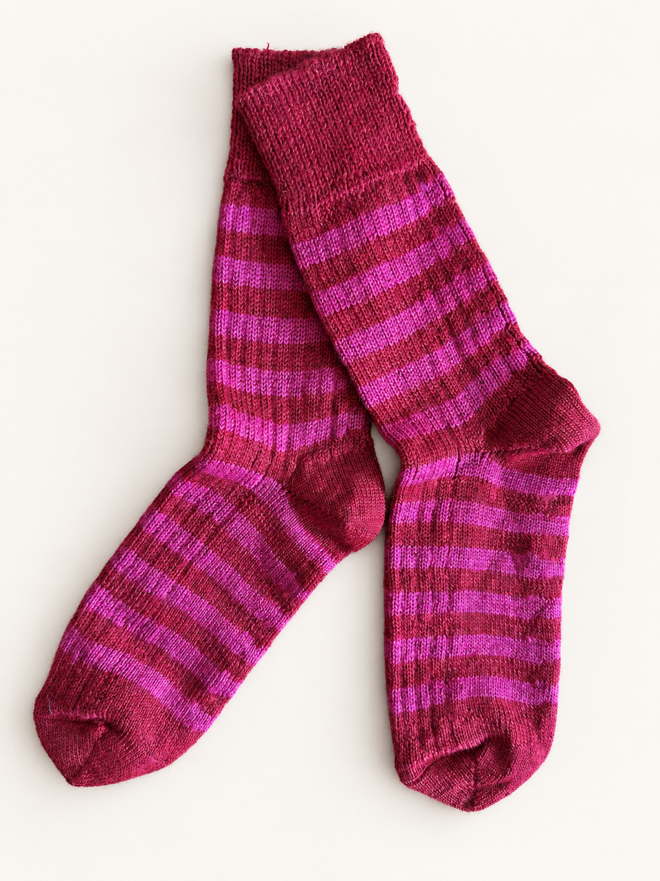 Wollsocken Streifen rot-pink