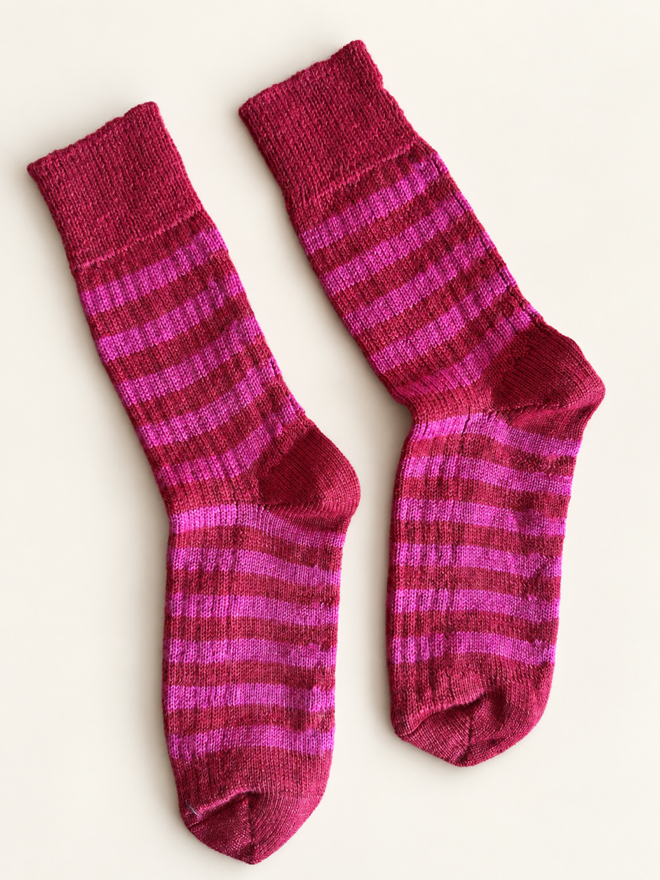 Wollsocken Streifen rot-pink